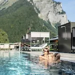 Alpen Post ホテル 4*