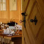 Alpen Post 4*