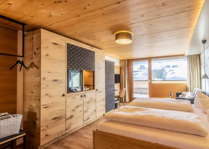 Alpenhotel Post Hotel 4*